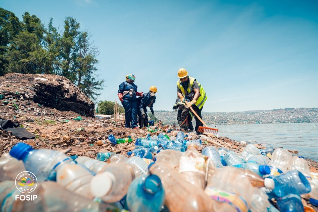 Nous travaillons pour une communauté résiliente et engagée dans le développement durable.